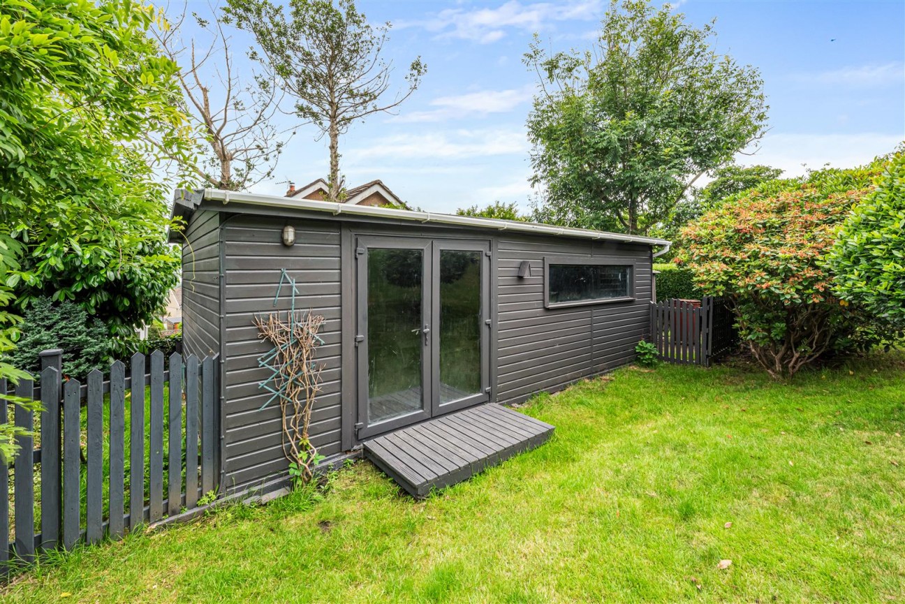 Llwynmawr Close, Sketty, Swansea