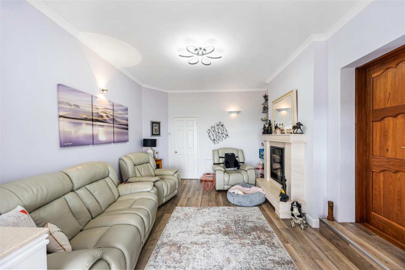 Llwynmawr Close, Sketty, Swansea