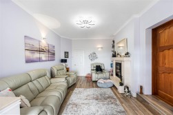 Llwynmawr Close, Sketty, Swansea