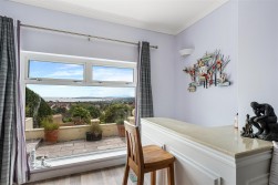 Llwynmawr Close, Sketty, Swansea
