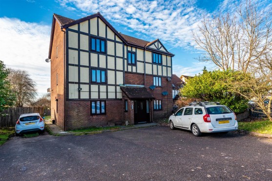 27 Courtlands WayFforestfachSwanseaWest Glam