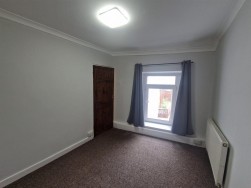 34 Middle RoadCwmbwrlaSwansea