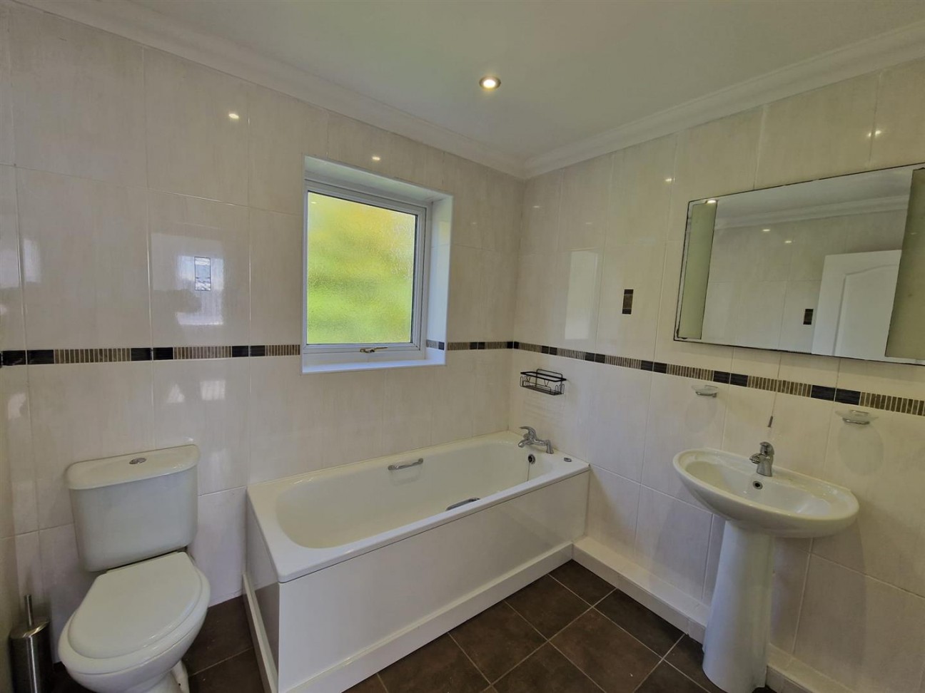 1A Sweet Briar LaneWest CrossSwansea