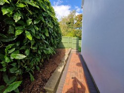 1A Sweet Briar LaneWest CrossSwansea