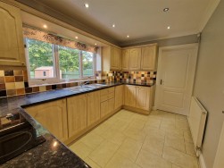 1A Sweet Briar LaneWest CrossSwansea