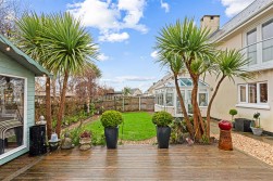 Pentre Nicklaus Village, Llanelli