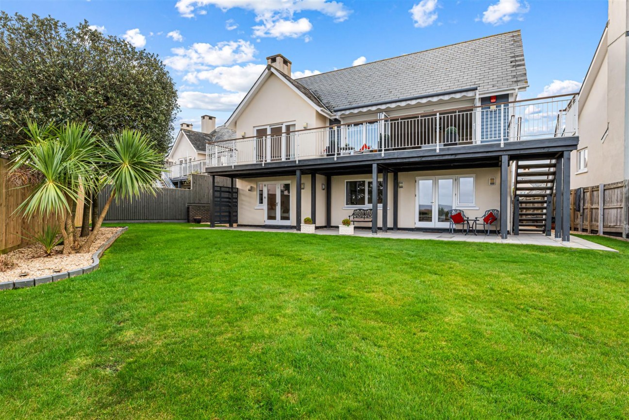 Pentre Nicklaus Village, Llanelli