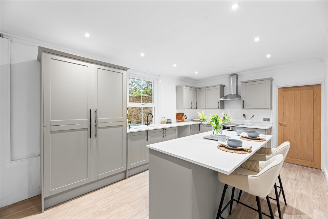 De La Beche Road, Sketty