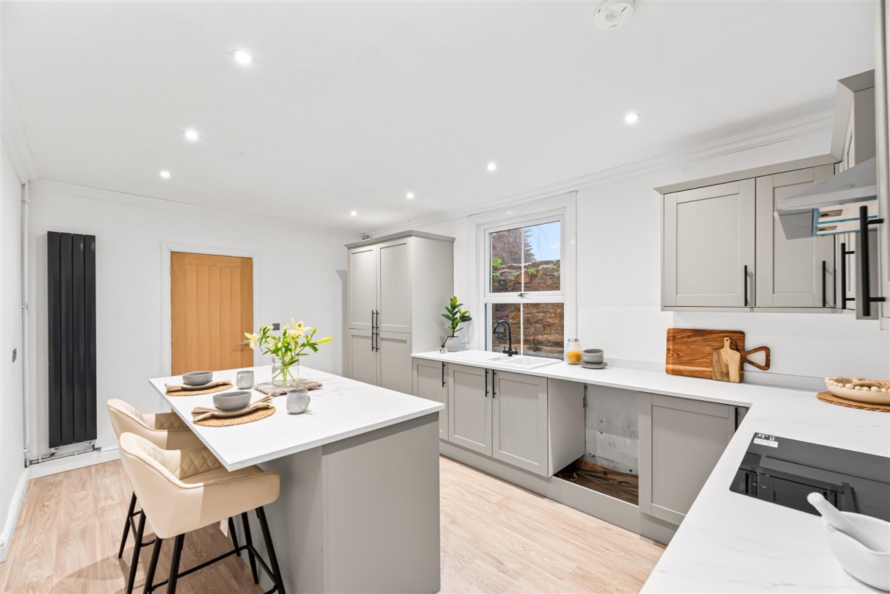 De La Beche Road, Sketty