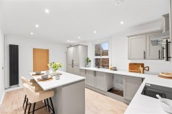 De La Beche Road, Sketty