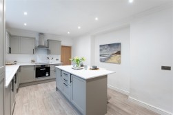 De La Beche Road, Sketty