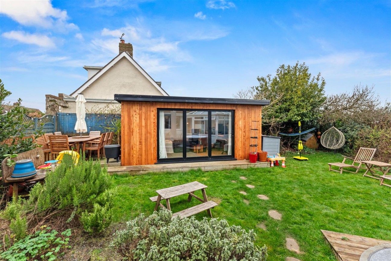 Heatherslade Close, Southgate, Swansea