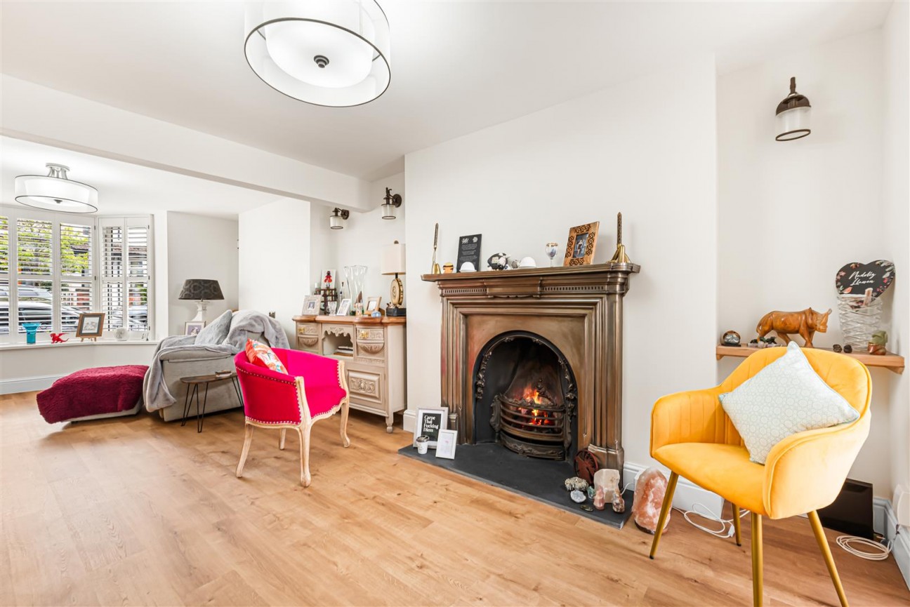 The Avenue, Pontypridd