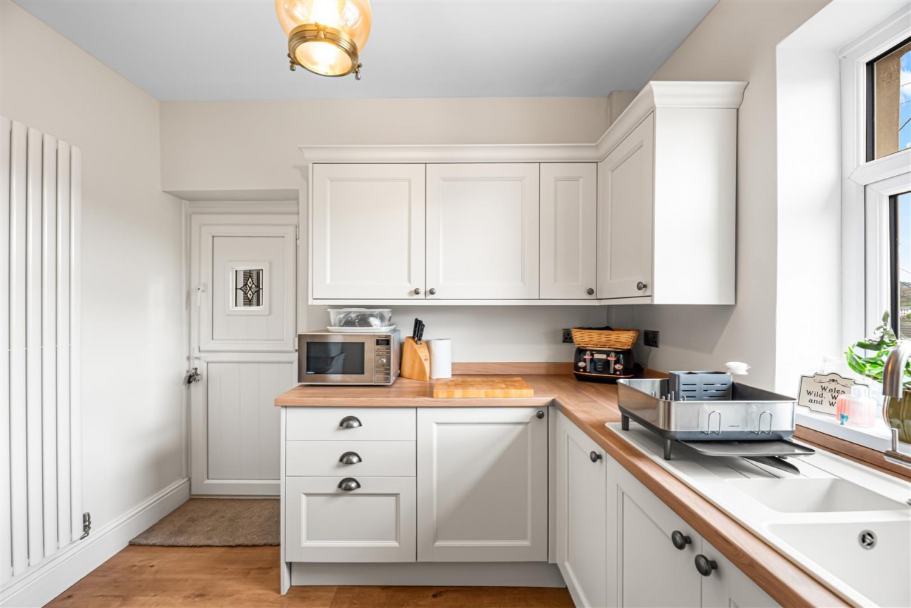 The Avenue, Pontypridd