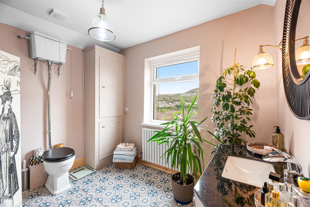 The Avenue, Pontypridd