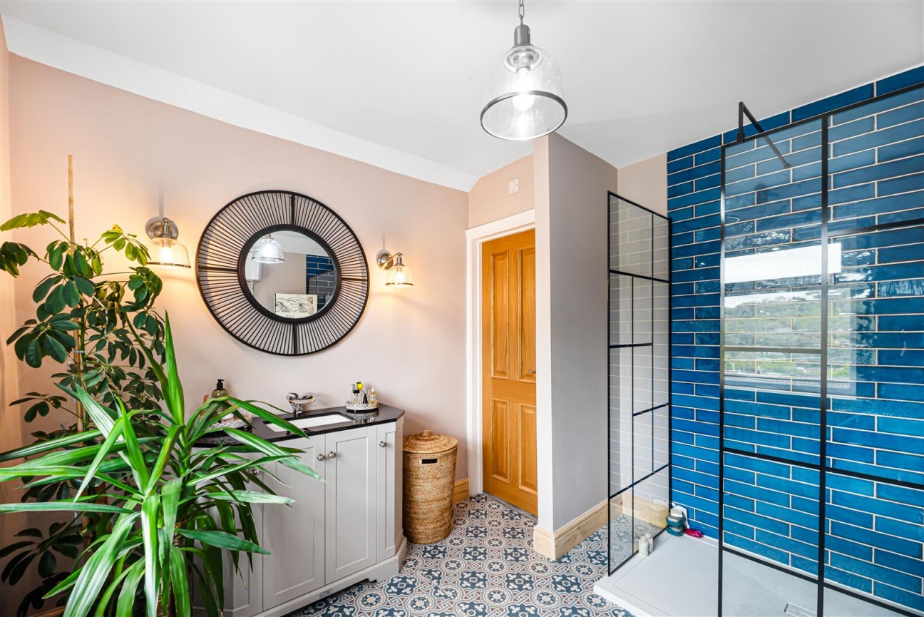 The Avenue, Pontypridd