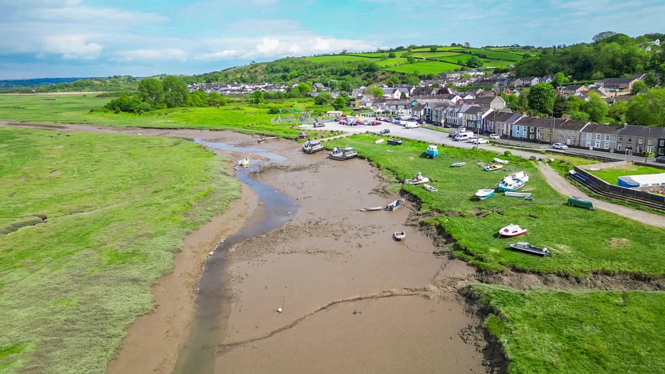 Beach Road, Penclawdd, Swansea