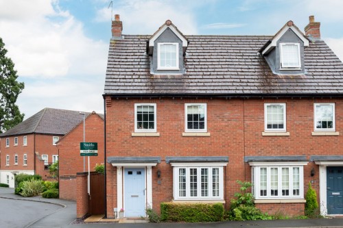 Walnut Gardens, East Leake