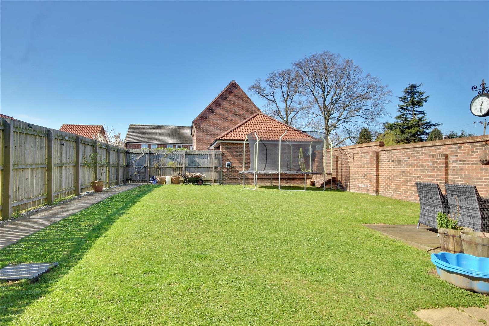 Tennison Walk, Hessle