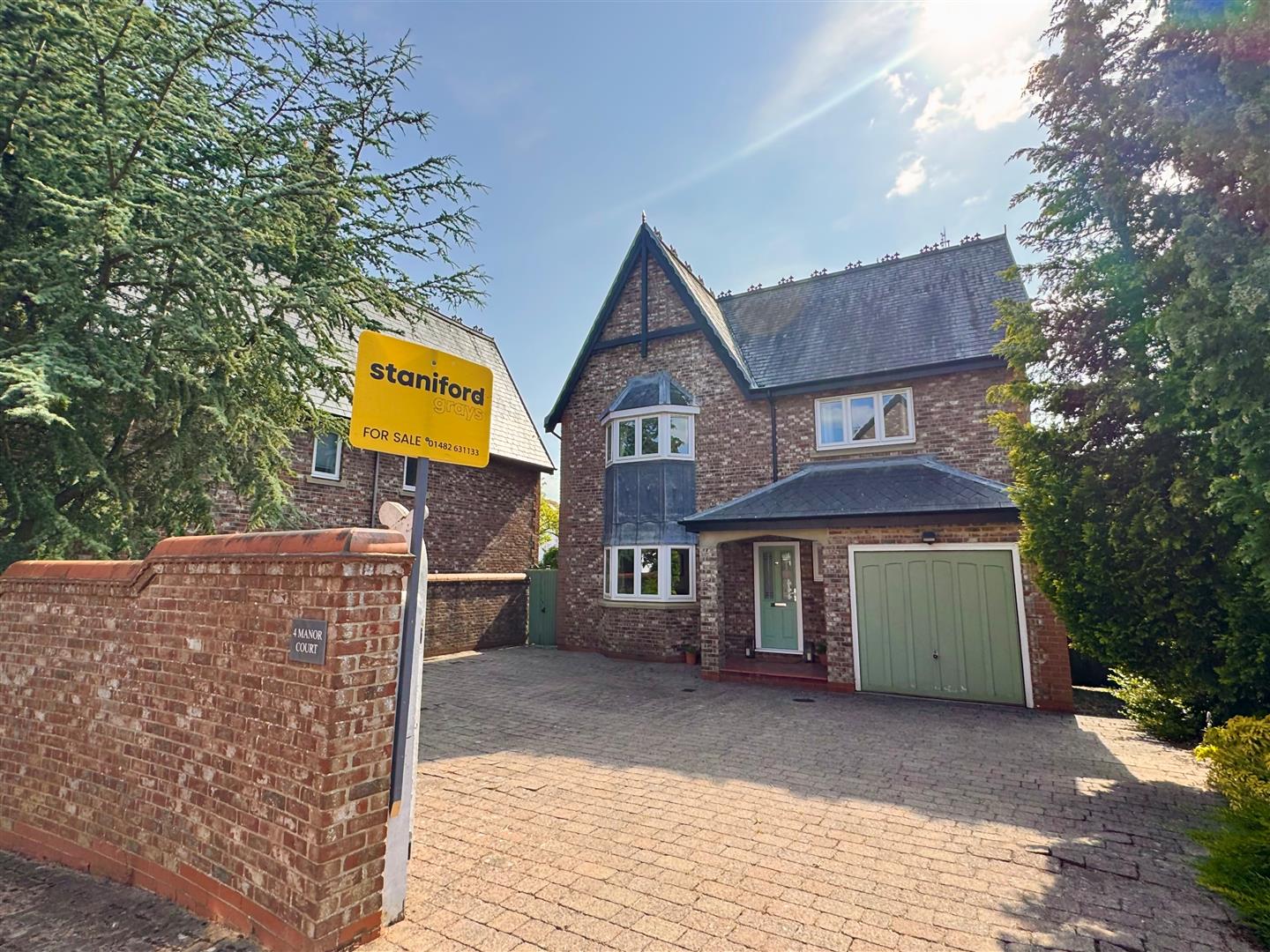Manor Court, Westella
