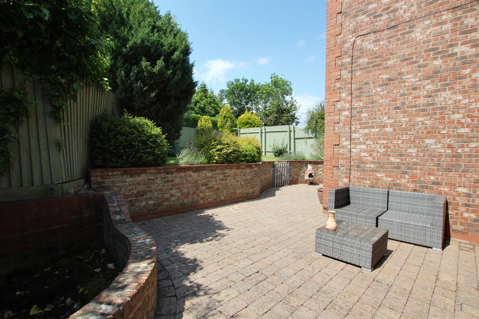 Manor Court, Westella