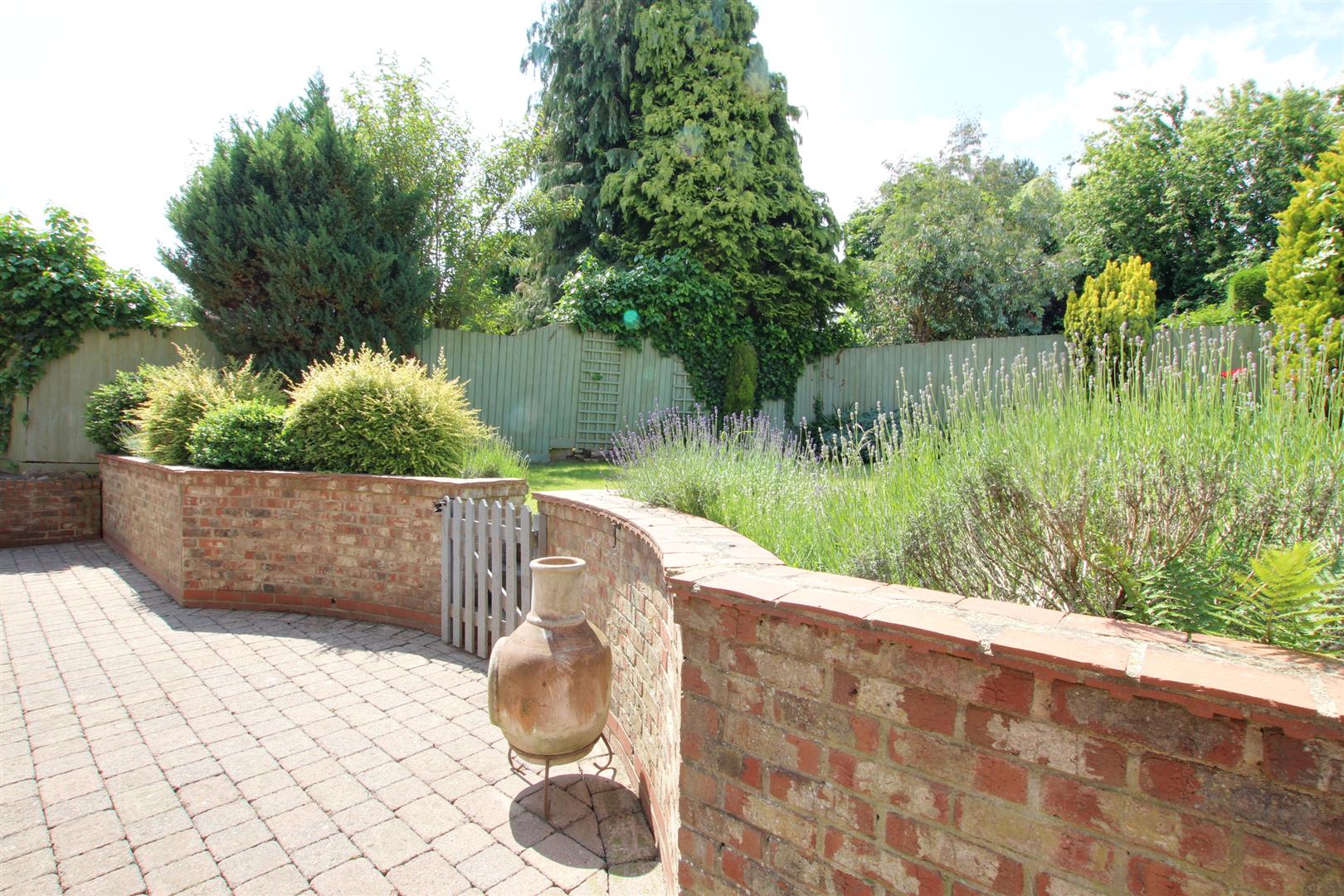 Manor Court, Westella