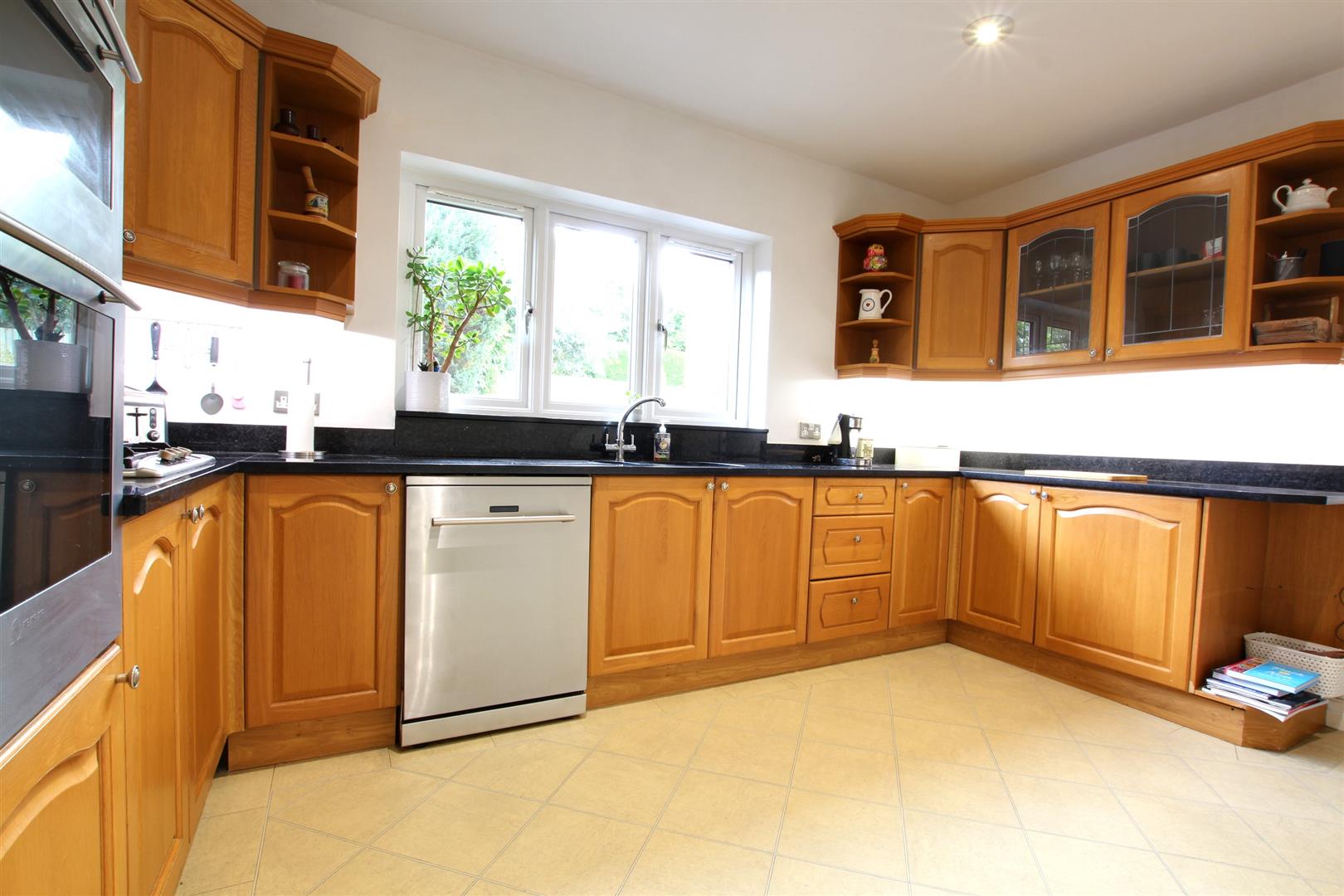 Manor Court, Westella