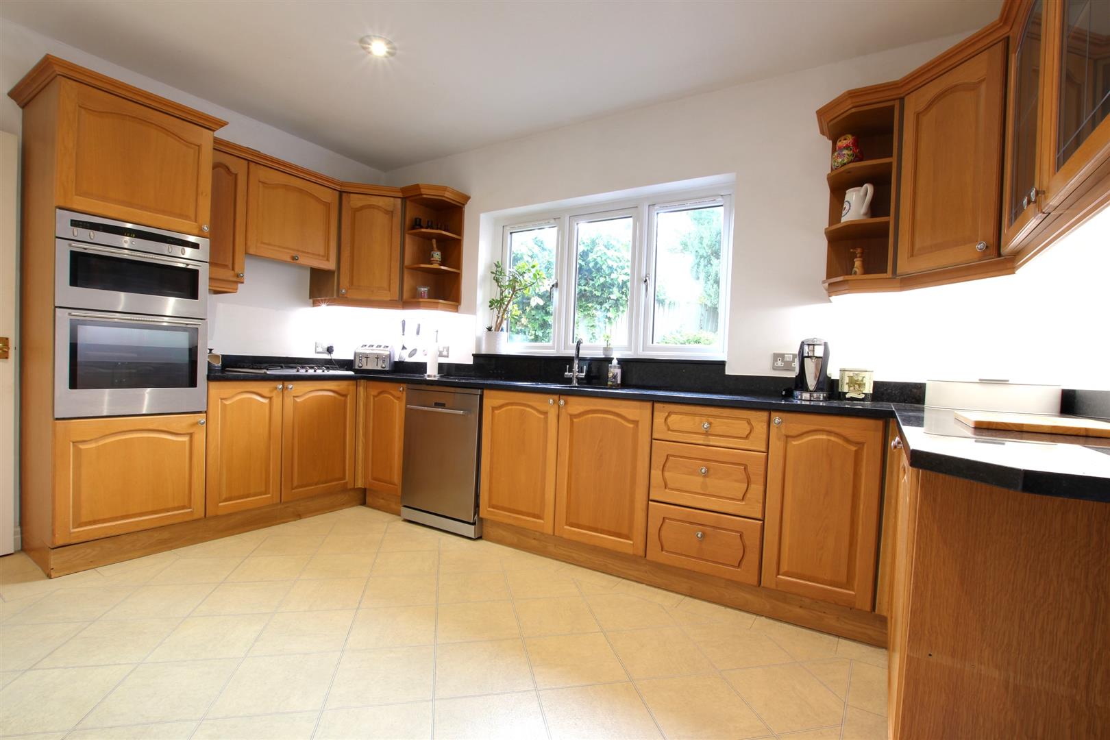 Manor Court, Westella