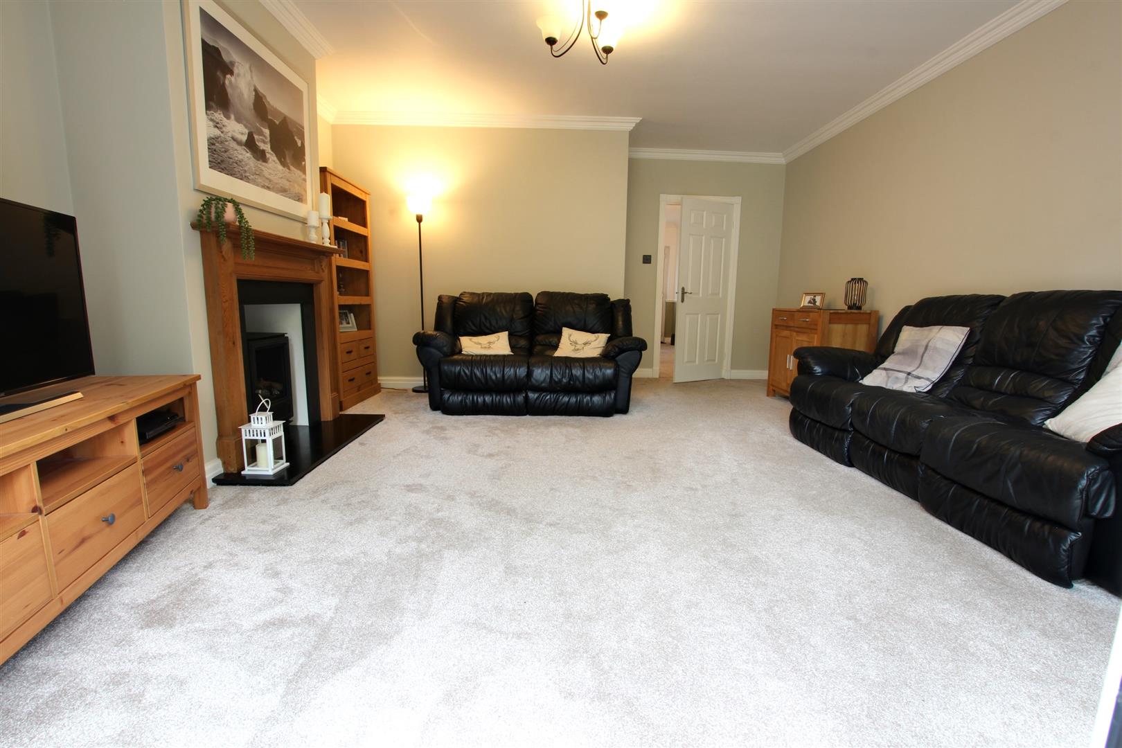 Manor Court, Westella