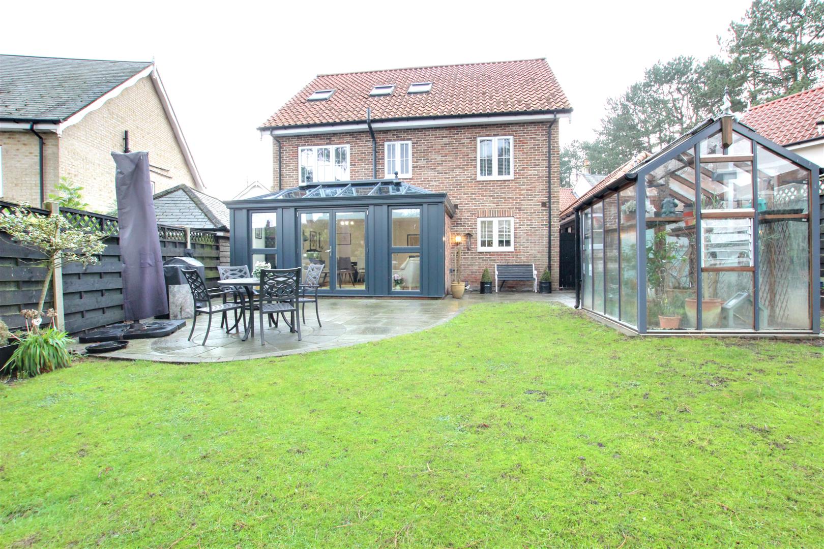 St. Marys Walk, Swanland