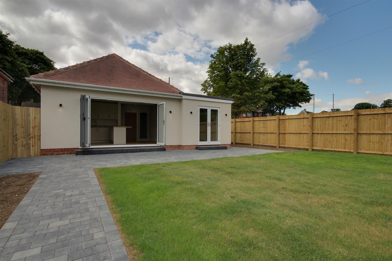 Tranby Avenue, Hessle