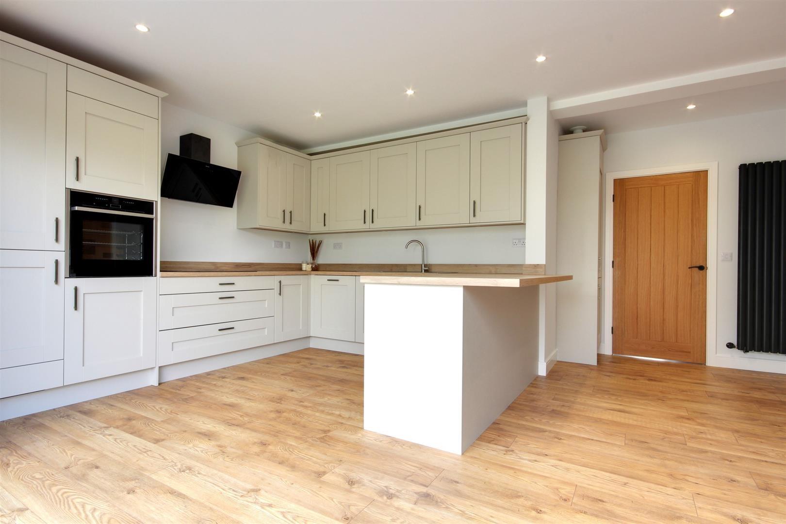 Tranby Avenue, Hessle