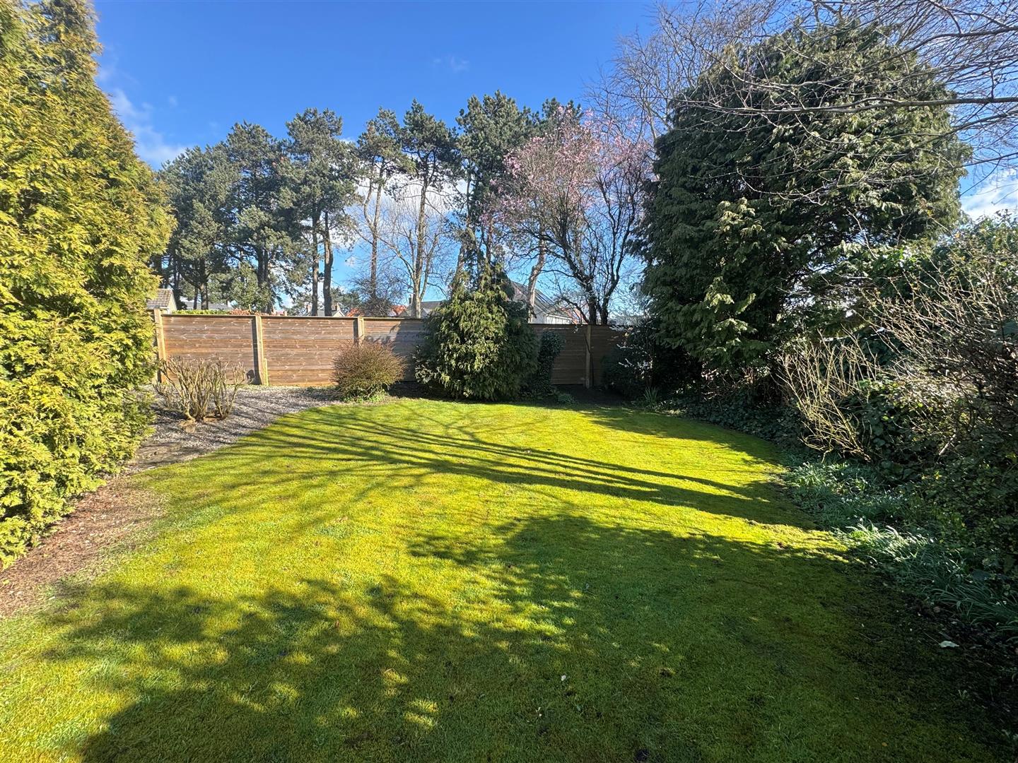 Queensbury Way, Swanland