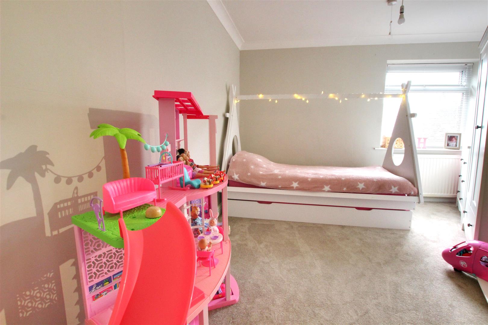 Queensbury Way, Swanland