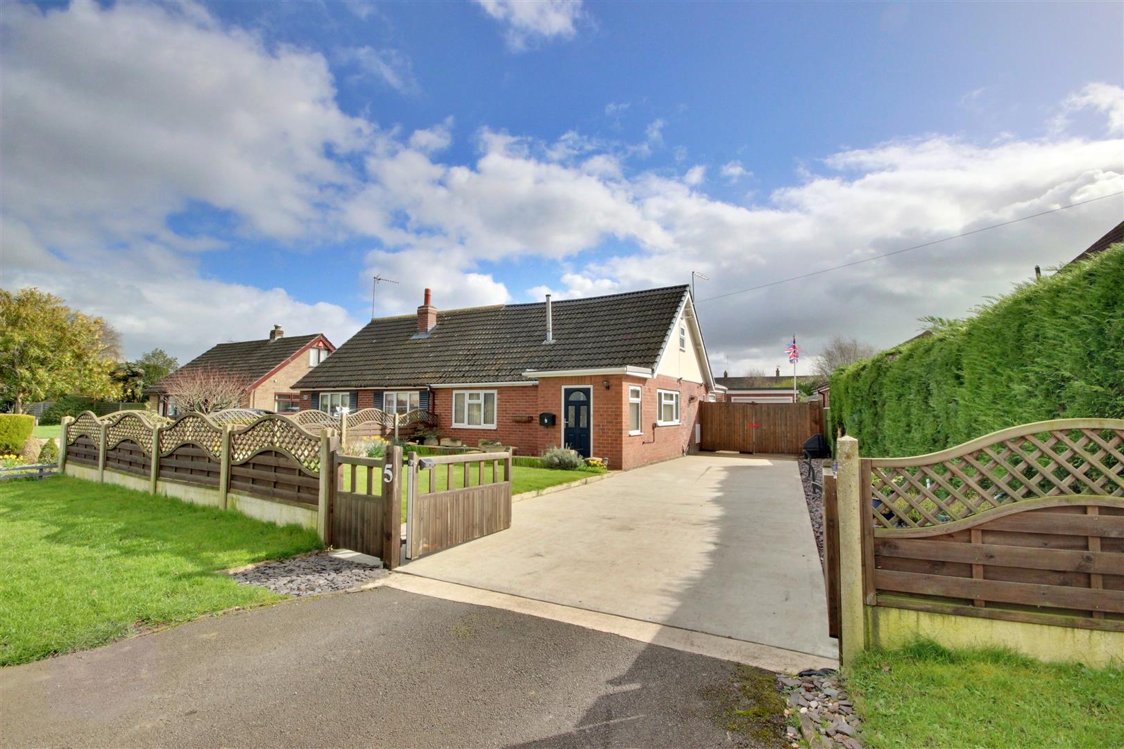 5 Miles Lane, Leconfield, Beverley, HU17 7NW
