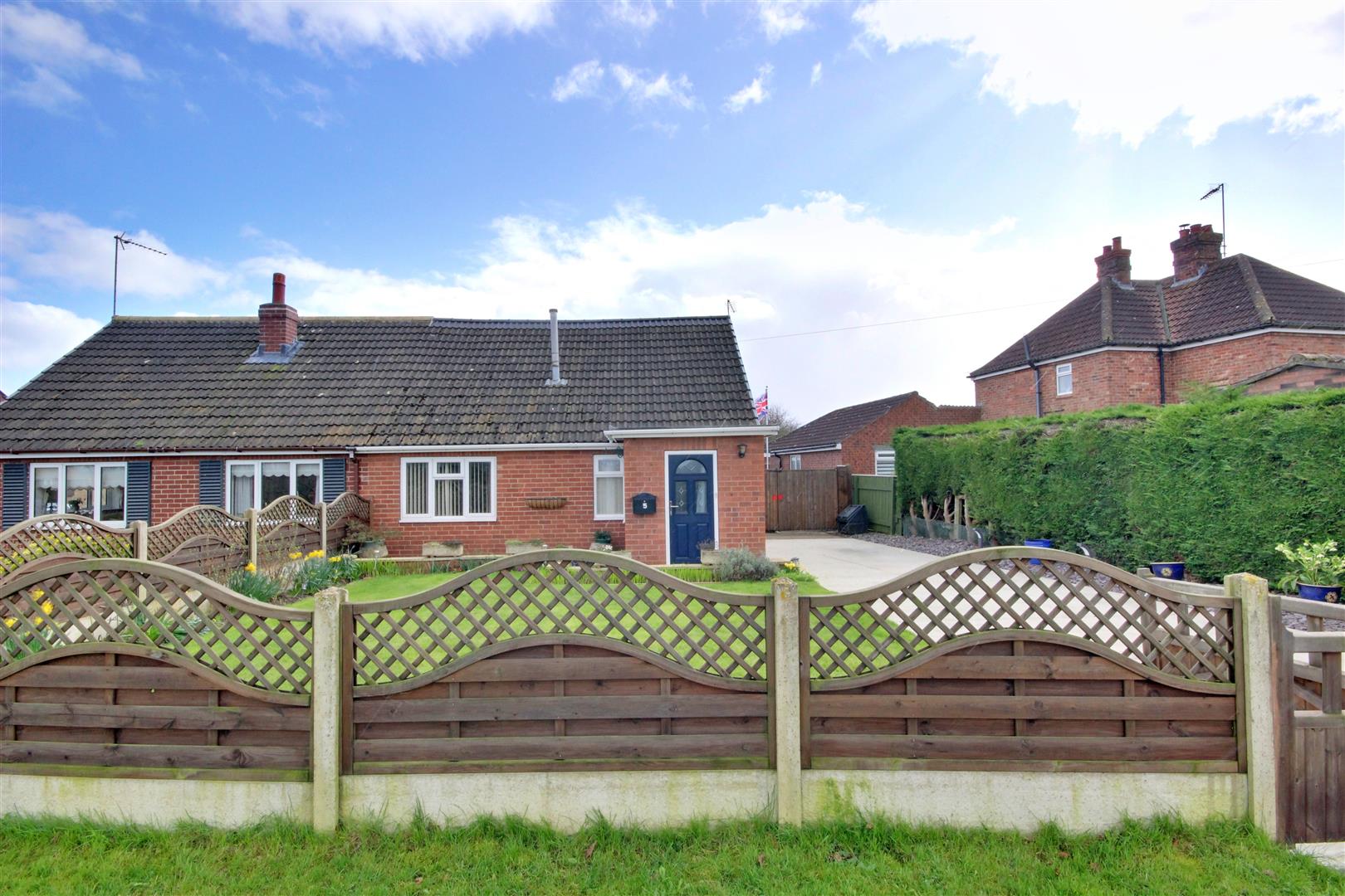 5 Miles Lane, Leconfield, Beverley, HU17 7NW