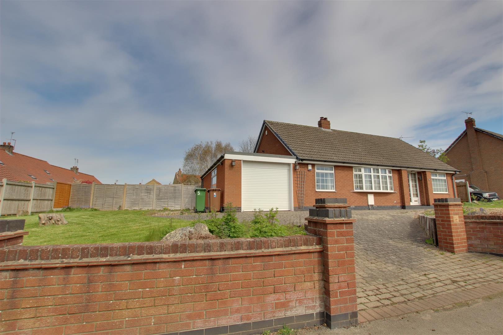 Annie Med Lane, South Cave, Brough