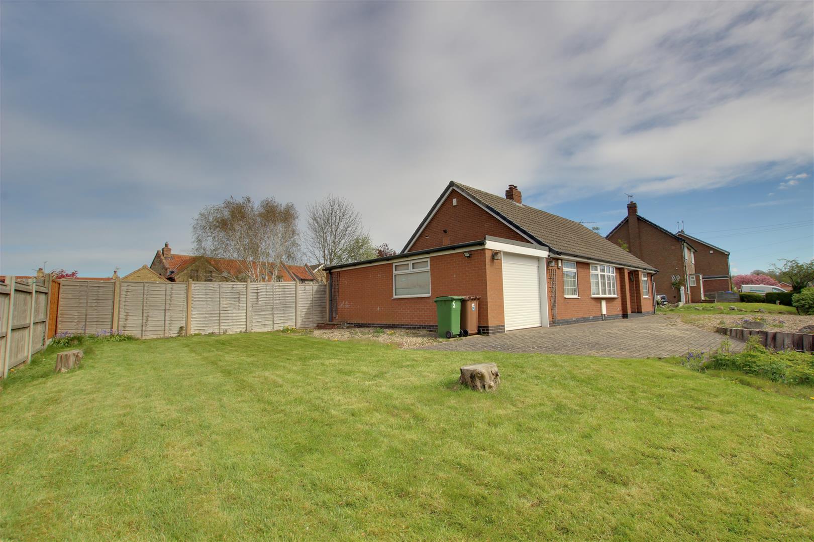 Annie Med Lane, South Cave, Brough