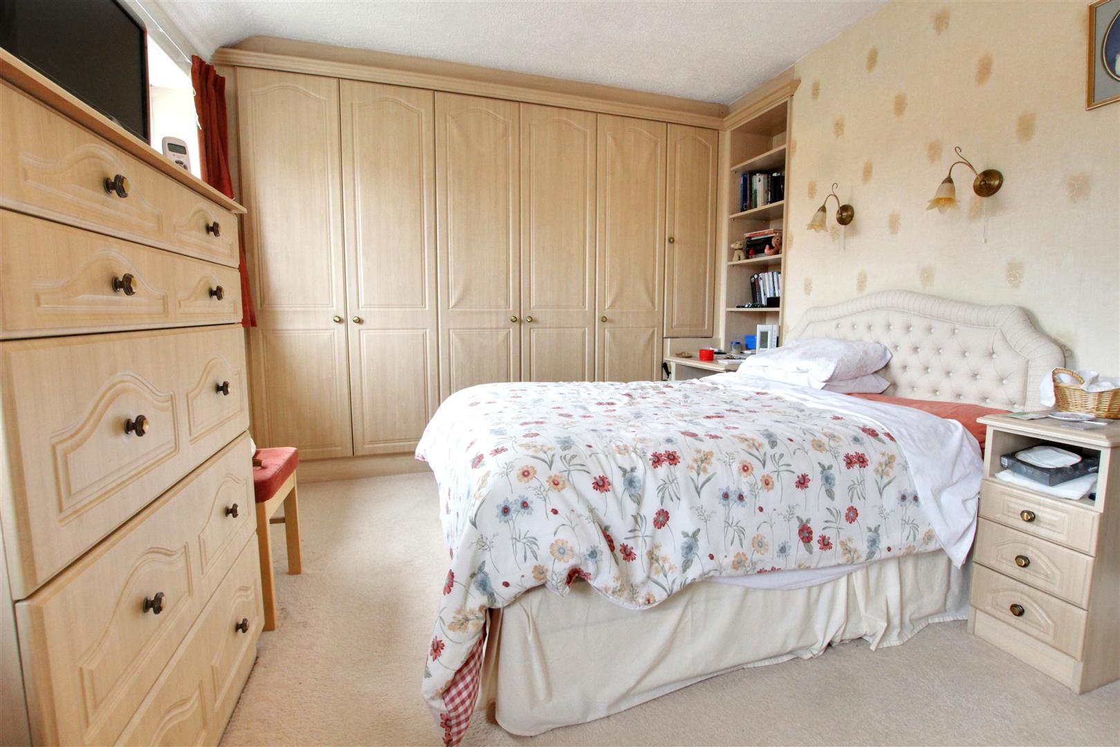 Dale Close, Swanland