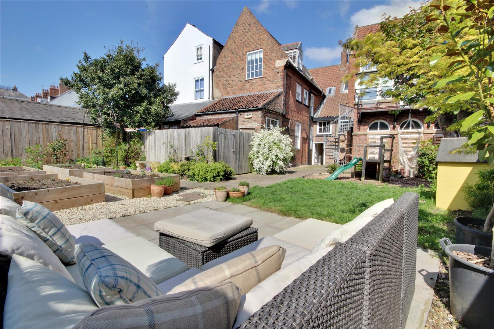 North Bar Within, Beverley