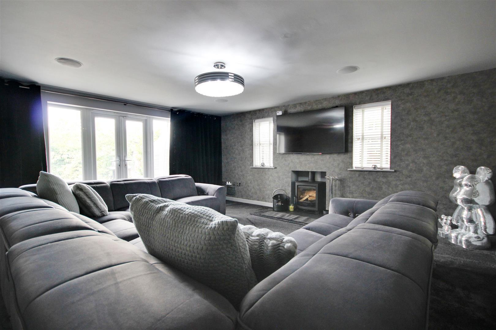 The Pines, Kingswood, Hull