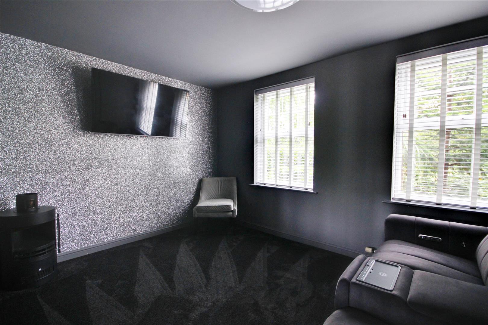 The Pines, Kingswood, Hull