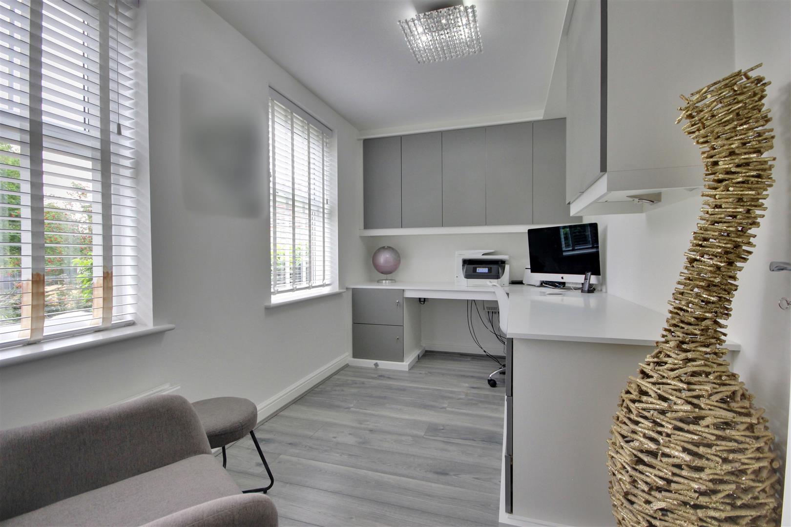 The Pines, Kingswood, Hull