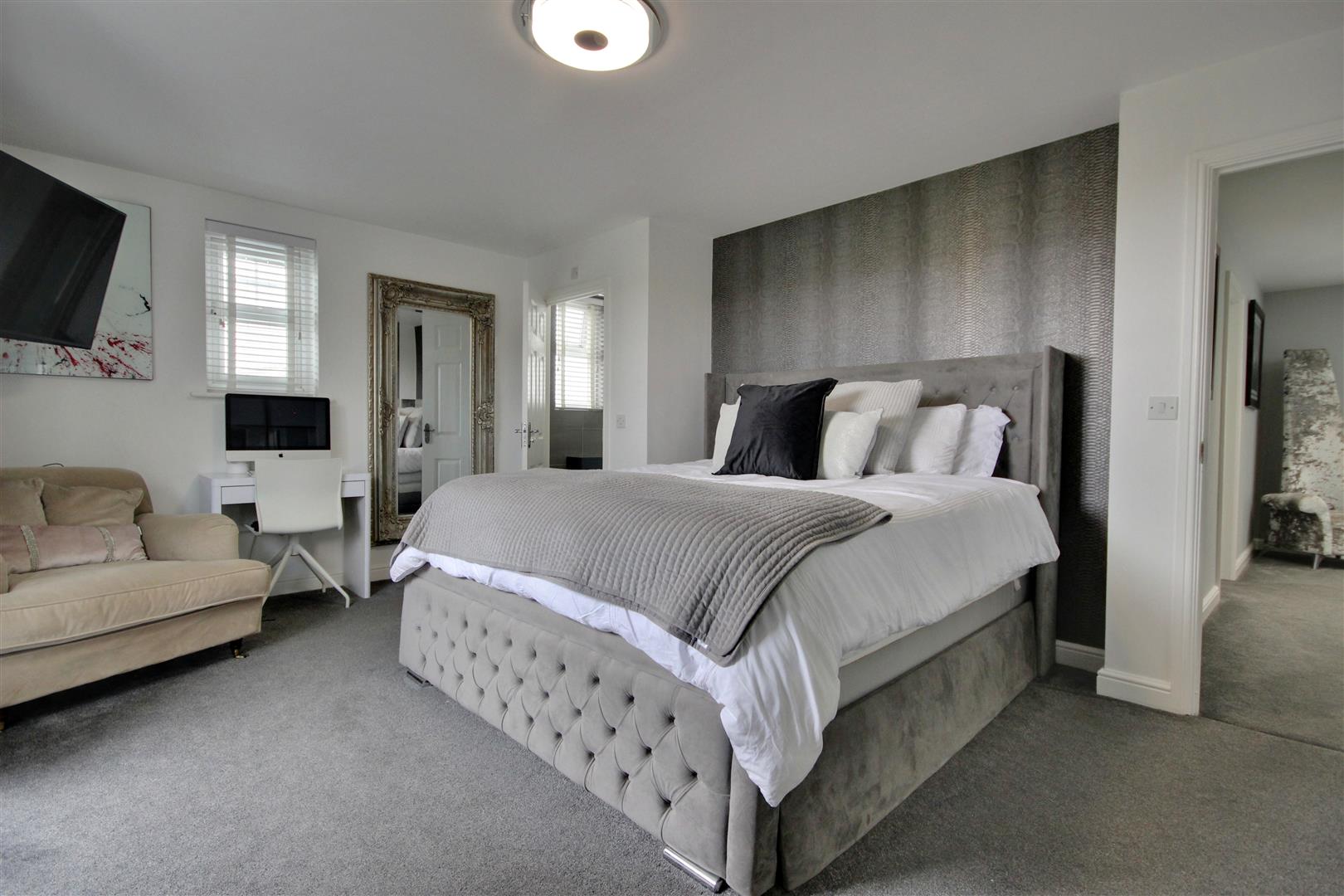 The Pines, Kingswood, Hull