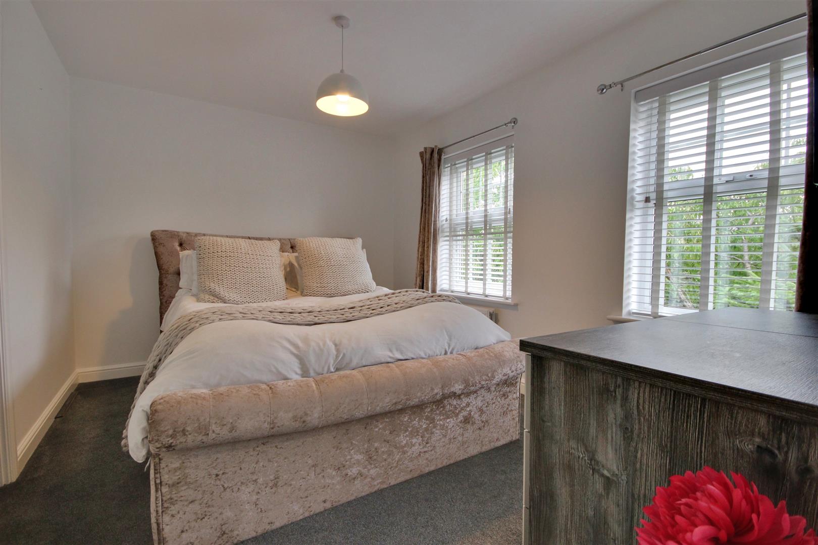 The Pines, Kingswood, Hull