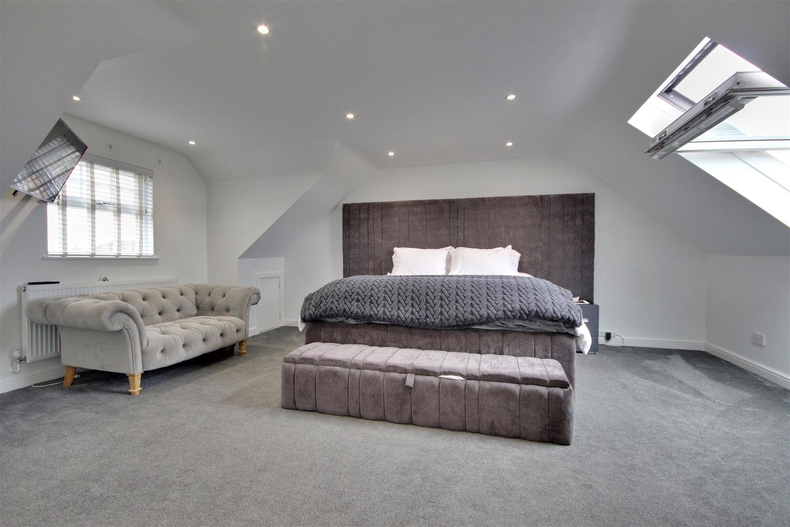 The Pines, Kingswood, Hull