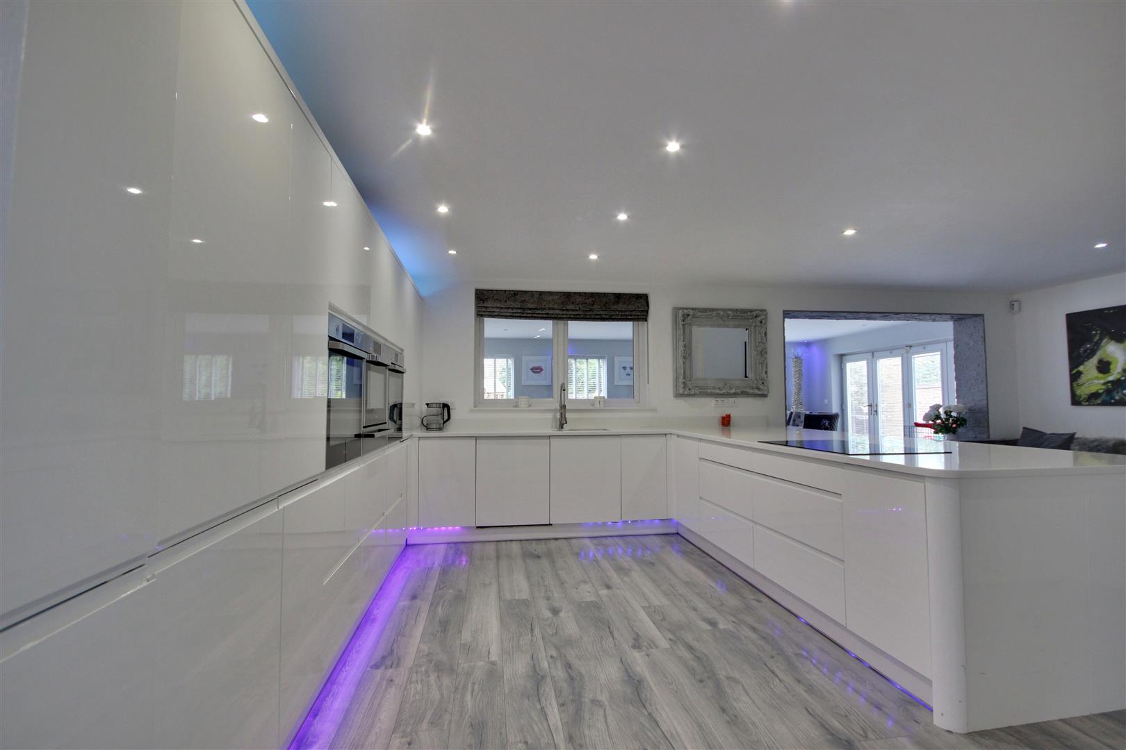 The Pines, Kingswood, Hull