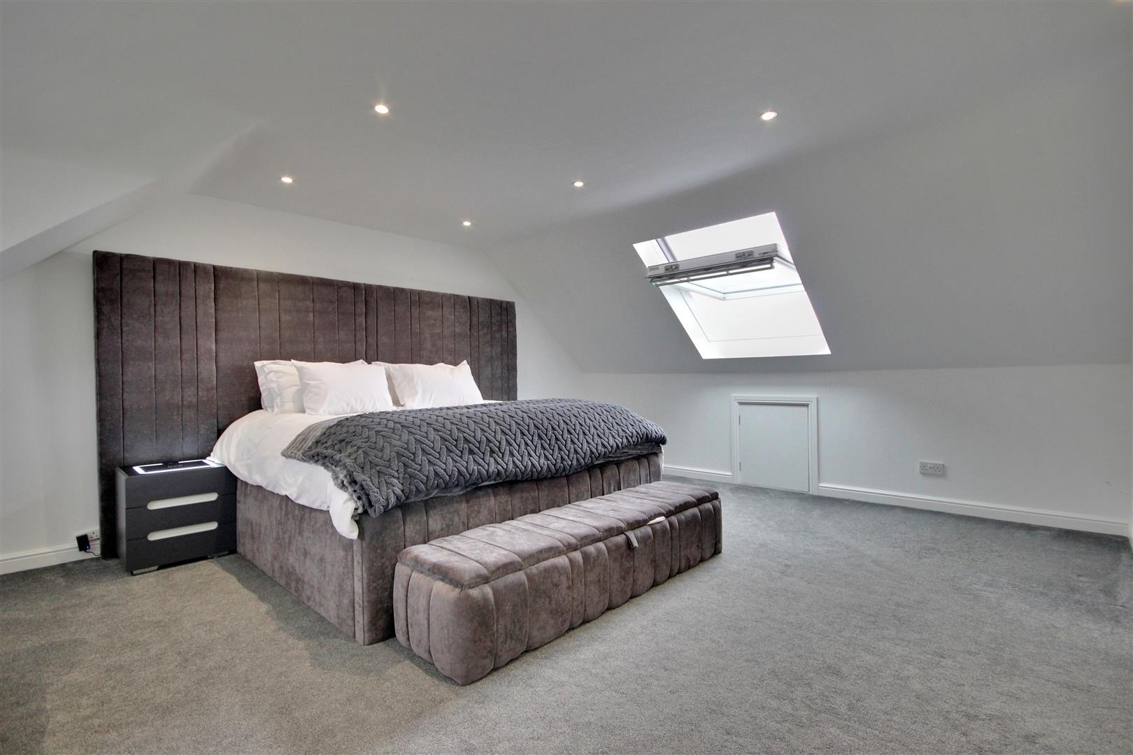The Pines, Kingswood, Hull