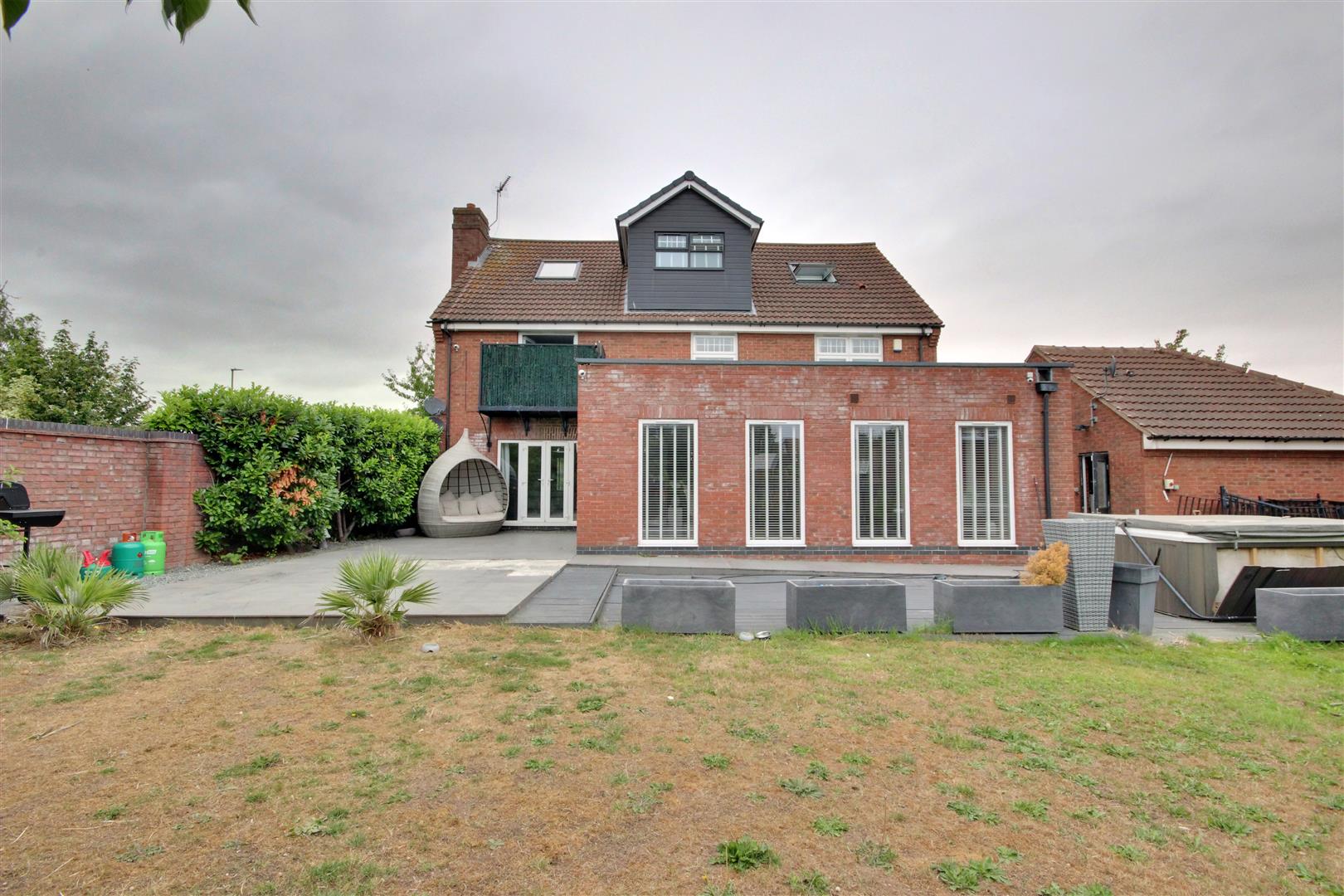 The Pines, Kingswood, Hull