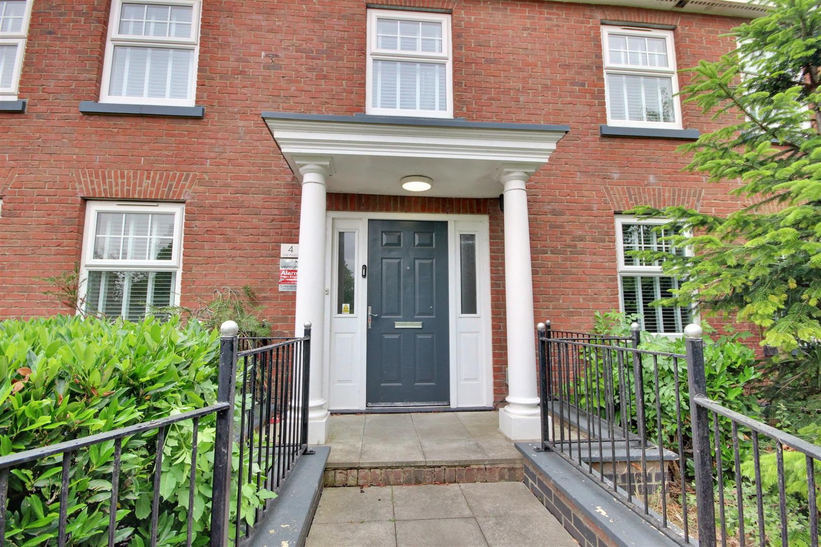 The Pines, Kingswood, Hull